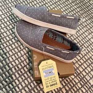 BRAND NEW! Toms Shoes. Youth 3 slip on shoes.